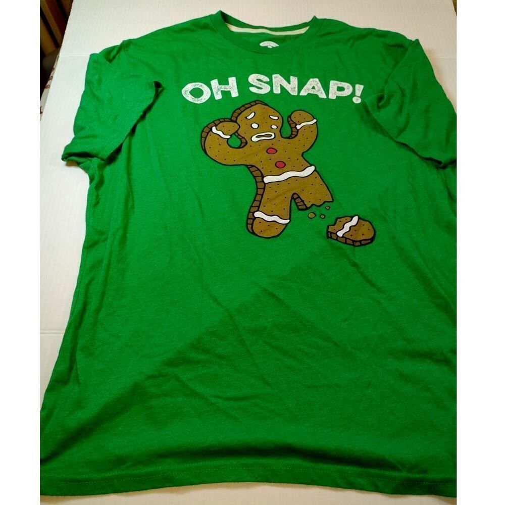Holiday Times Men's Green "Oh Snap" Gingerbread Tee - L